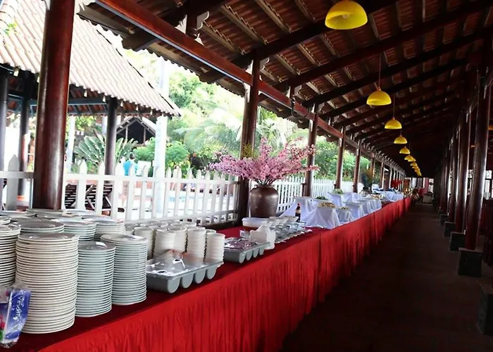 Peace & Hung Phat 2 Restaurant Mui Ne Отель Фантхьет