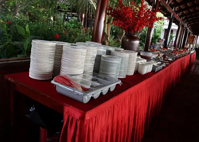 Peace & Hung Phat 2 Restaurant Mui Ne * Фантхьет