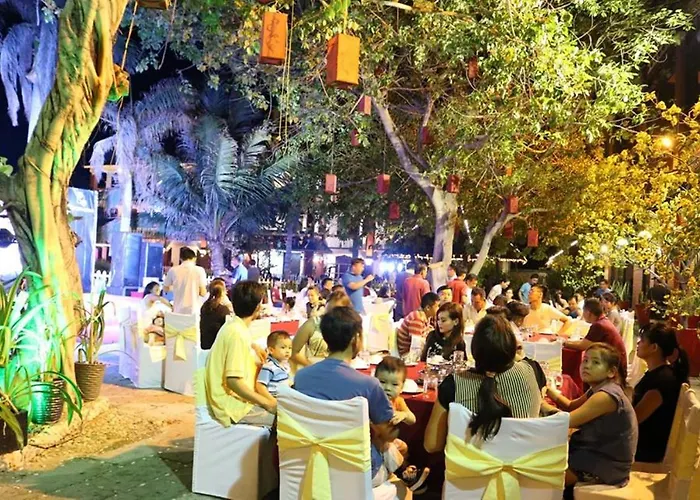 Peace & Hung Phat 2 Restaurant Mui Ne * Фантхьет